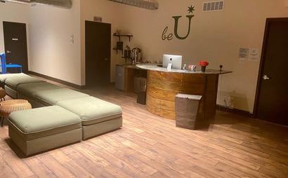 Beatiful Salon stations for rent ready to use. Beatiful Salon stations for rent ready to use.