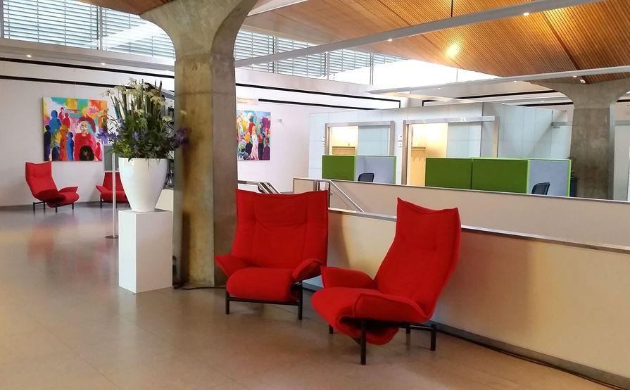 Work your way in een privékantoor voor vijf Work your way in een privékantoor voor vijf