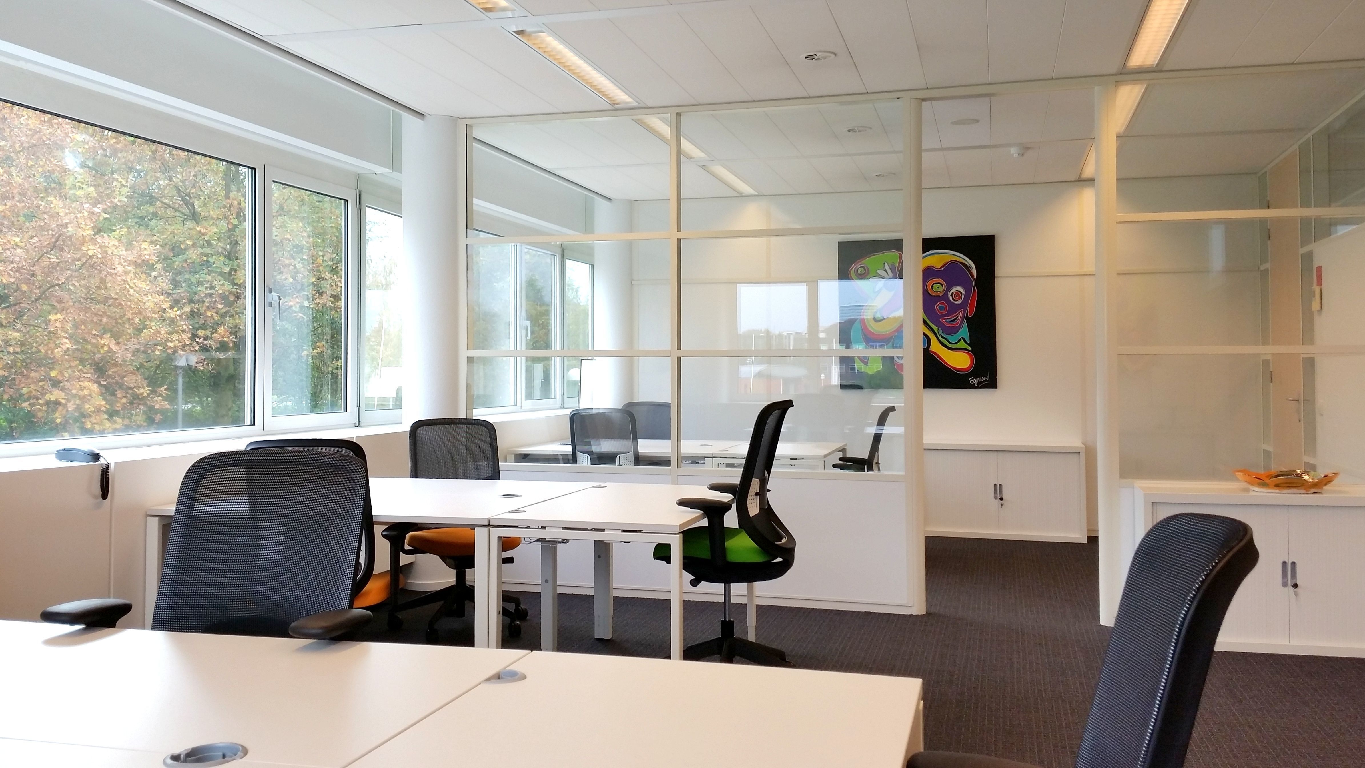 Kant-en-klare kantoorruimte voor een groeiend team van maximaal 10 personen Kant-en-klare kantoorruimte voor een groeiend team van maximaal 10 personen