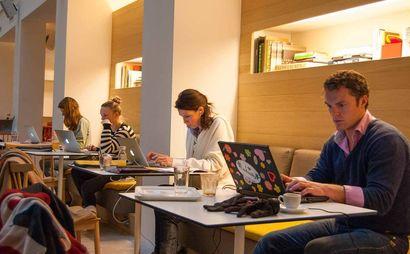 Een perfect formaat kantooromgeving voor drie Een perfect formaat kantooromgeving voor drie