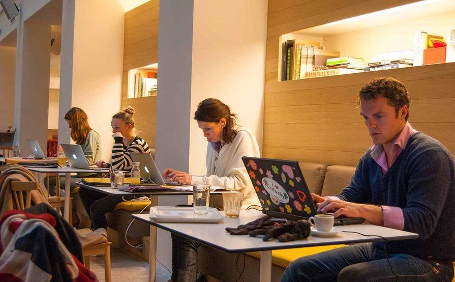 Een mooi ontworpen kantoor dat past bij een groeiend team van maximaal 10 personen. Een mooi ontworpen kantoor dat past bij een groeiend team van maximaal 10 personen.