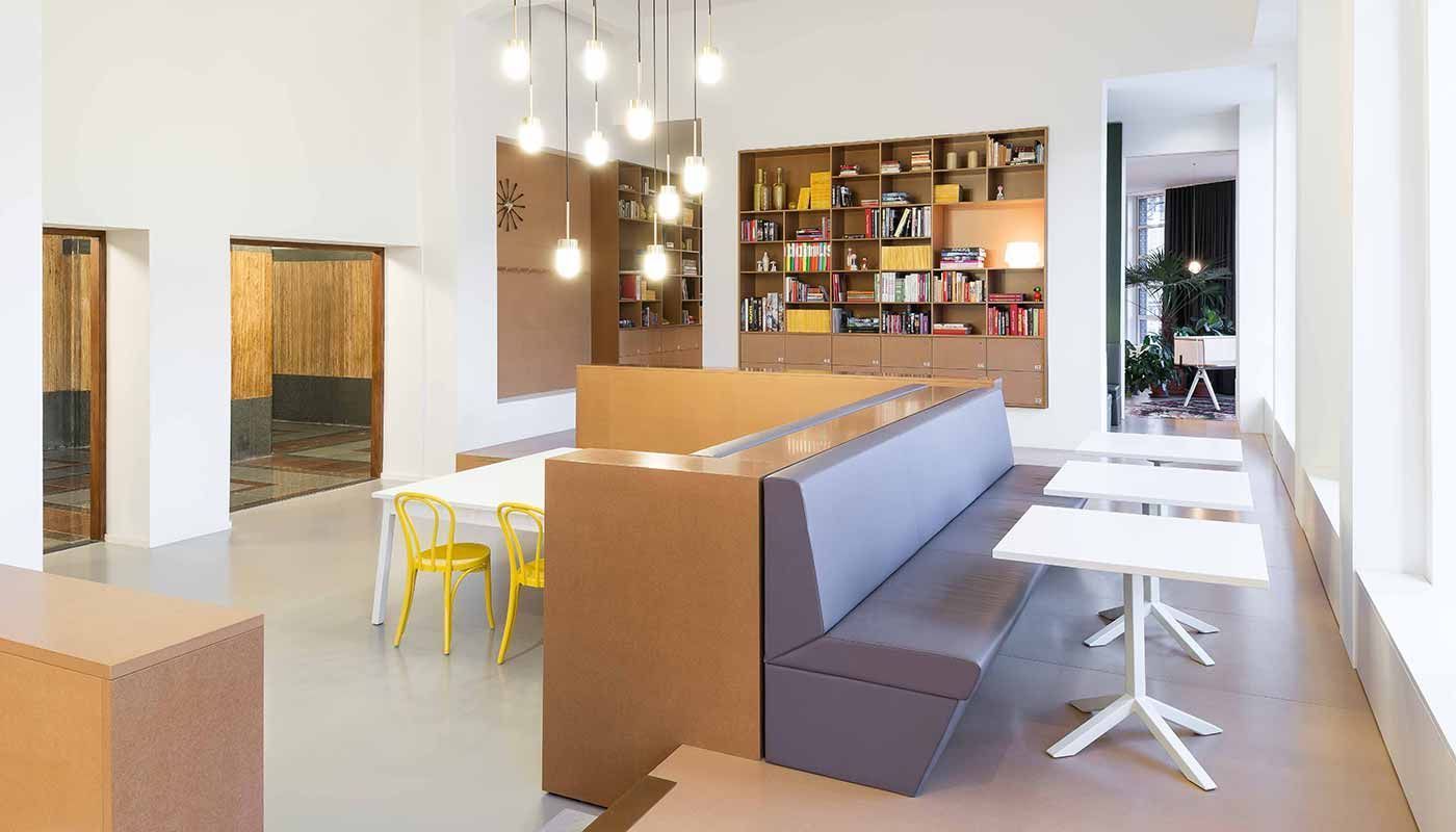 Een perfect formaat kantooromgeving voor vijf.