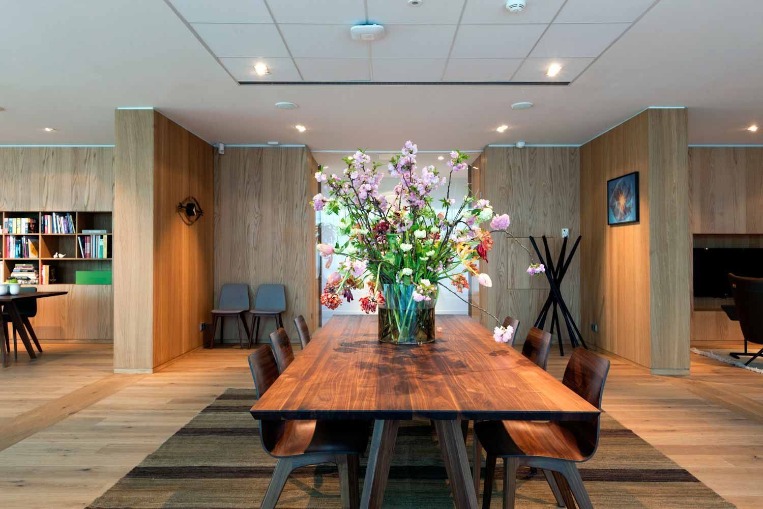 De voordelen van coworking, met je eigen bureau