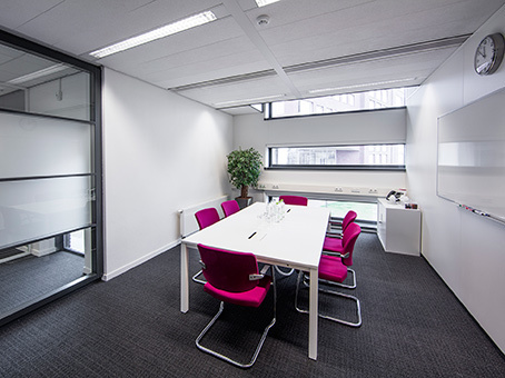 Work your way in een privékantoor voor drie