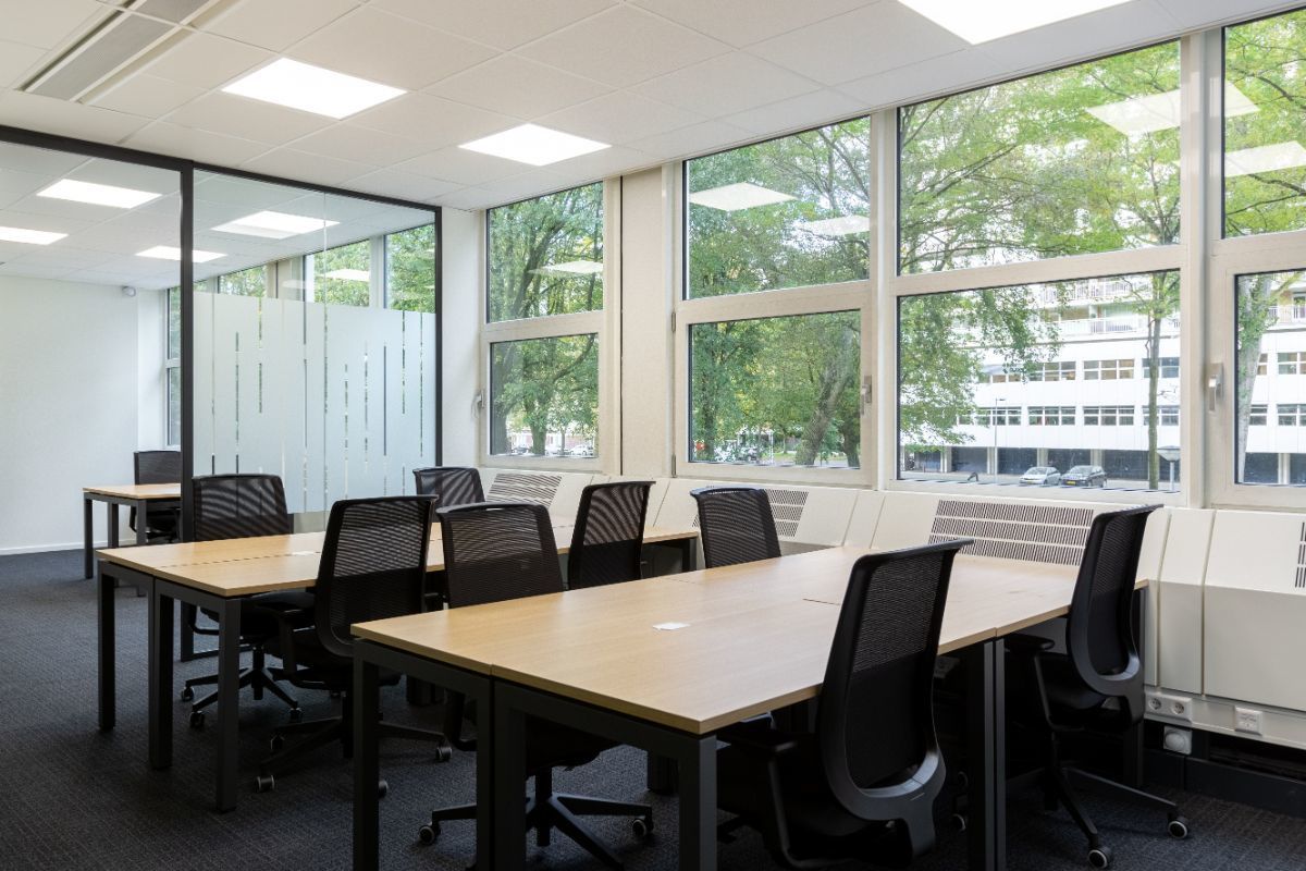 Kant-en-klare kantoorruimte voor een groeiend team van maximaal 10 personen Kant-en-klare kantoorruimte voor een groeiend team van maximaal 10 personen