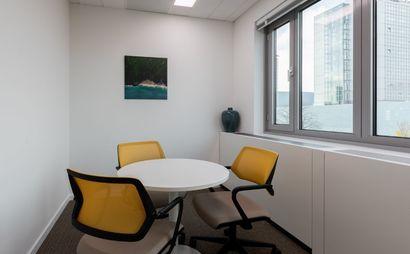 Kant-en-klare kantoorruimte voor een groeiend team van maximaal 10 personen Kant-en-klare kantoorruimte voor een groeiend team van maximaal 10 personen