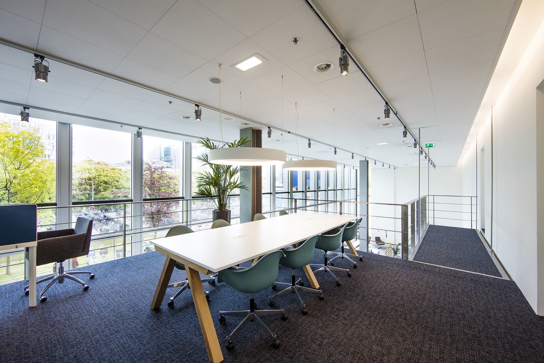 Kant-en-klare kantoorruimte voor een groeiend team van maximaal 10 personen Kant-en-klare kantoorruimte voor een groeiend team van maximaal 10 personen