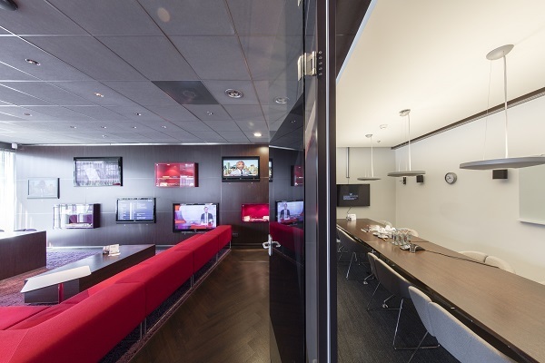 Work your way in een privékantoor voor drie Work your way in een privékantoor voor drie