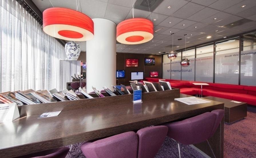 Work your way in een privékantoor voor drie Work your way in een privékantoor voor drie