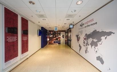 Work your way in een privékantoor voor vijf Work your way in een privékantoor voor vijf