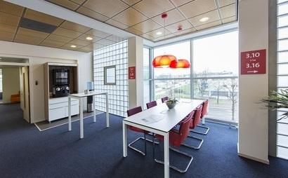 Kant-en-klare kantoorruimte voor een groeiend team van maximaal 10 personen Kant-en-klare kantoorruimte voor een groeiend team van maximaal 10 personen