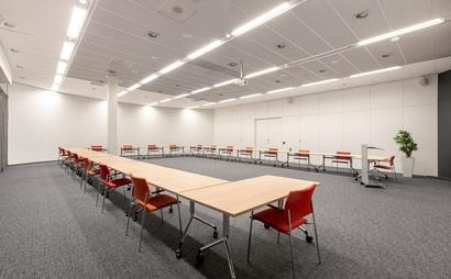 Work your way in een privékantoor voor drie Work your way in een privékantoor voor drie