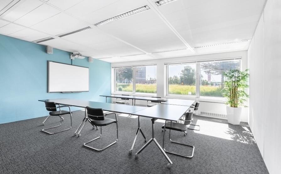 Kant-en-klare kantoorruimte voor een groeiend team van maximaal 10 personen Kant-en-klare kantoorruimte voor een groeiend team van maximaal 10 personen