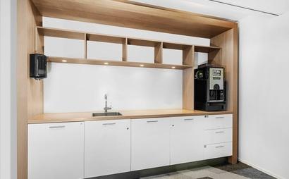 Work your way in een privékantoor voor vijf Work your way in een privékantoor voor vijf