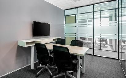 Work your way in een privékantoor voor drie Work your way in een privékantoor voor drie