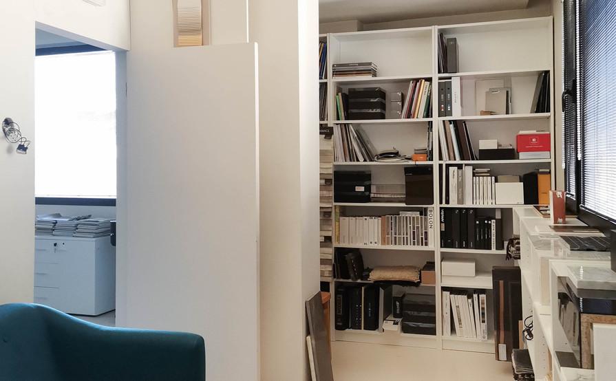 Fully equipped shared desks in a renovated sunny office