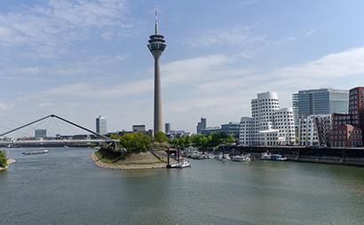 Arbeiten in der Business Lounge - Düsseldorf Neuer Zollhof Arbeiten in der Business Lounge - Düsseldorf Neuer Zollhof