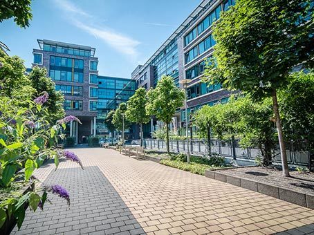 Ihr Privatbüro für 5-6 Personen - Frankfurt AOC Ihr Privatbüro für 5-6 Personen - Frankfurt AOC