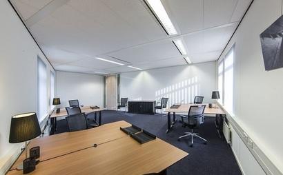 Work your way in een privékantoor voor vijf Work your way in een privékantoor voor vijf