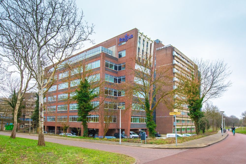 Kant-en-klare kantoorruimte voor een groeiend team van maximaal 10 personen Kant-en-klare kantoorruimte voor een groeiend team van maximaal 10 personen