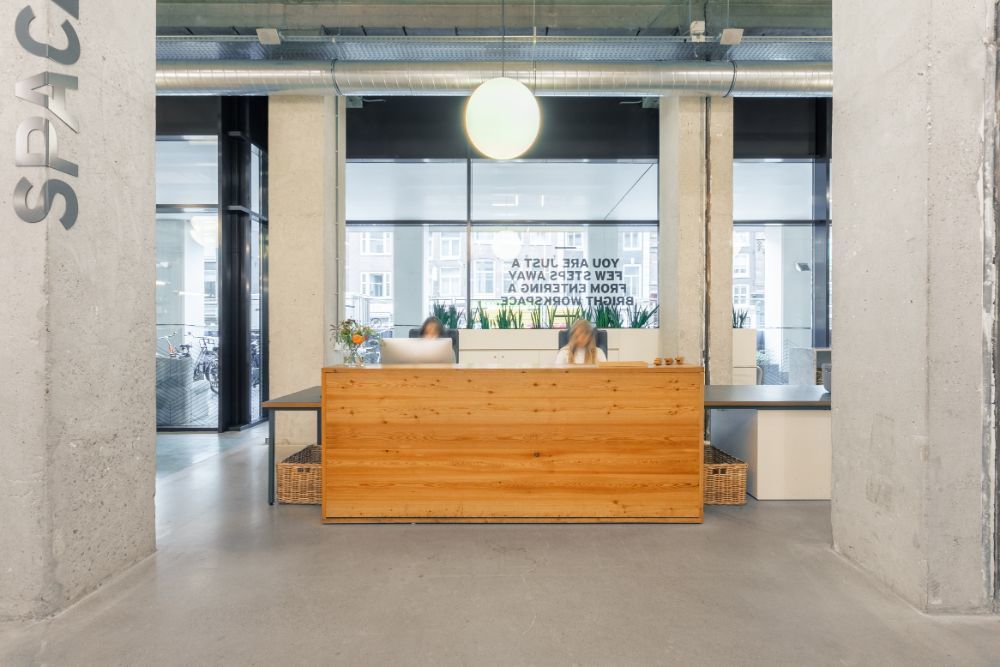 Een mooi ontworpen kantoor dat past bij een groeiend team van maximaal 10 personen. Een mooi ontworpen kantoor dat past bij een groeiend team van maximaal 10 personen.