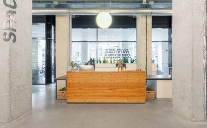 Een mooi ontworpen kantoor dat past bij een groeiend team van maximaal 10 personen. Een mooi ontworpen kantoor dat past bij een groeiend team van maximaal 10 personen.