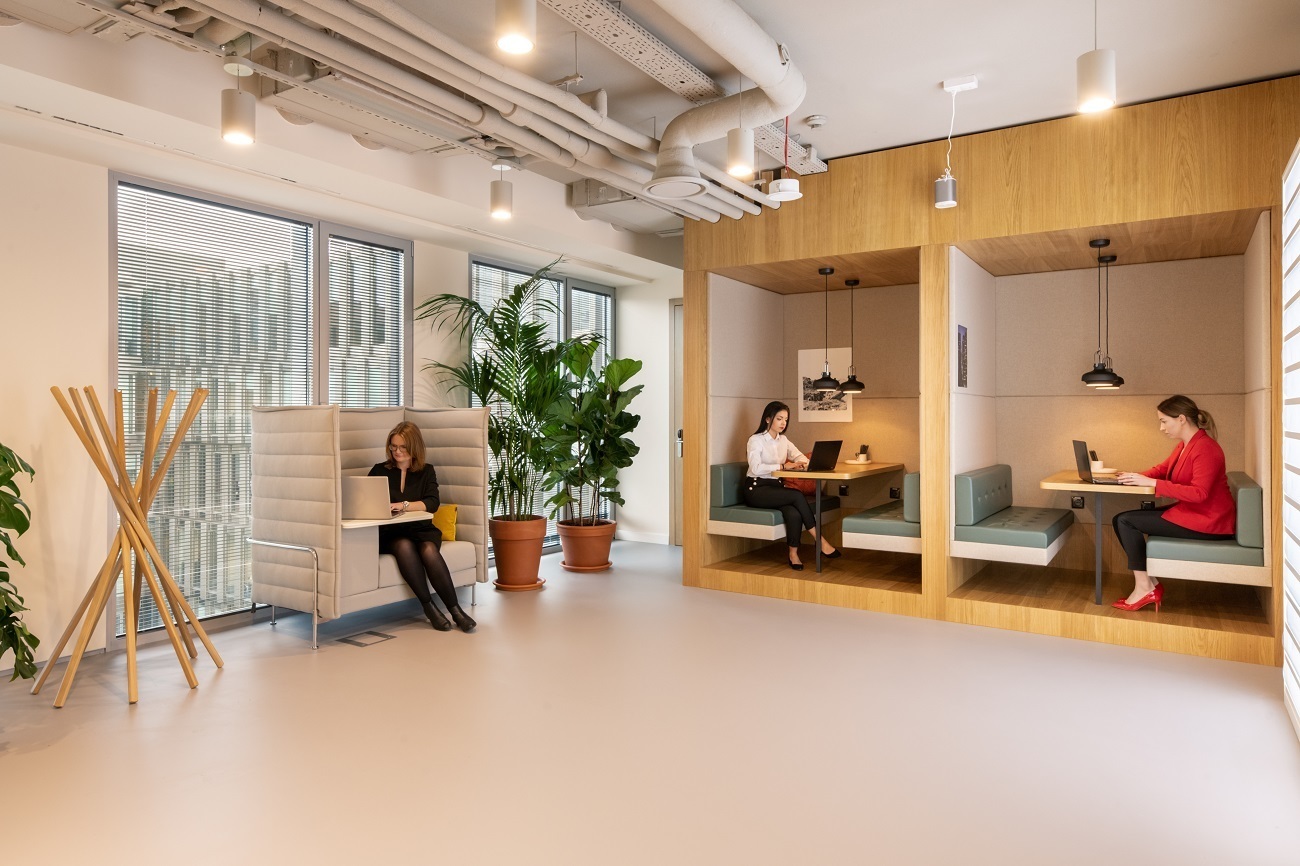 Een mooi ontworpen kantoor dat past bij een groeiend team van maximaal 10 personen. Een mooi ontworpen kantoor dat past bij een groeiend team van maximaal 10 personen.