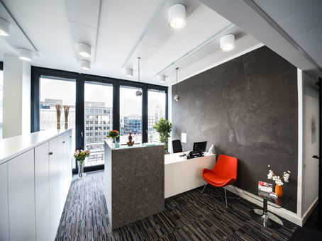 Ihr Privatbüro für 5-6 Personen - Berlin Alexanderplatz Ihr Privatbüro für 5-6 Personen - Berlin Alexanderplatz