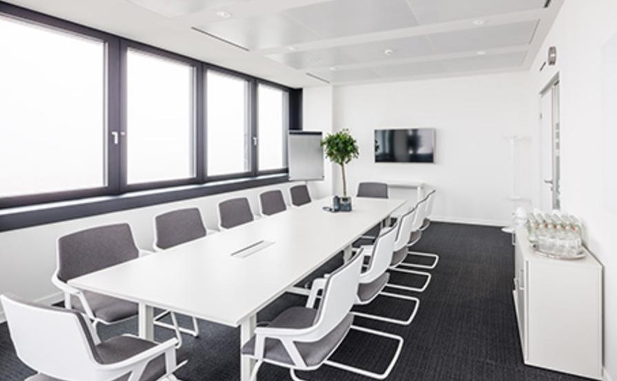Ihr Privatbüro für 5-6 Personen - Hamburg Mundsburg Tower Ihr Privatbüro für 5-6 Personen - Hamburg Mundsburg Tower