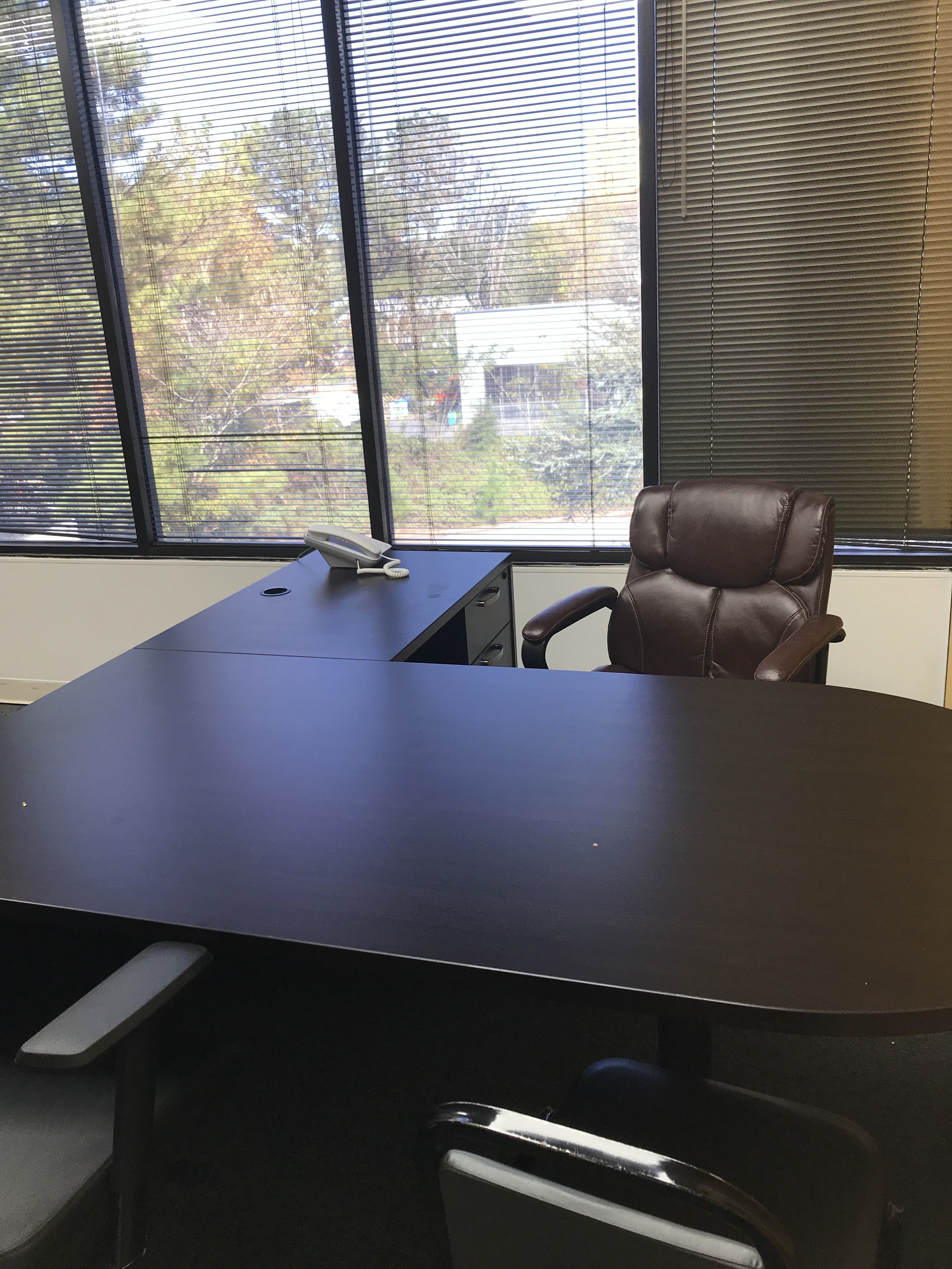 Spacious office space (wifi included)