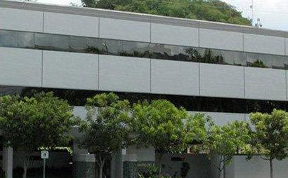 Trabaje a su manera en una oficina privada para tres. Trabaje a su manera en una oficina privada para tres.