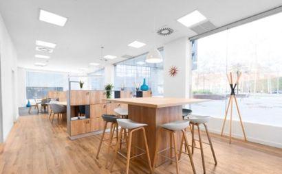 Acceda a un espacio de coworking inspirador cercano. Acceda a un espacio de coworking inspirador cercano.