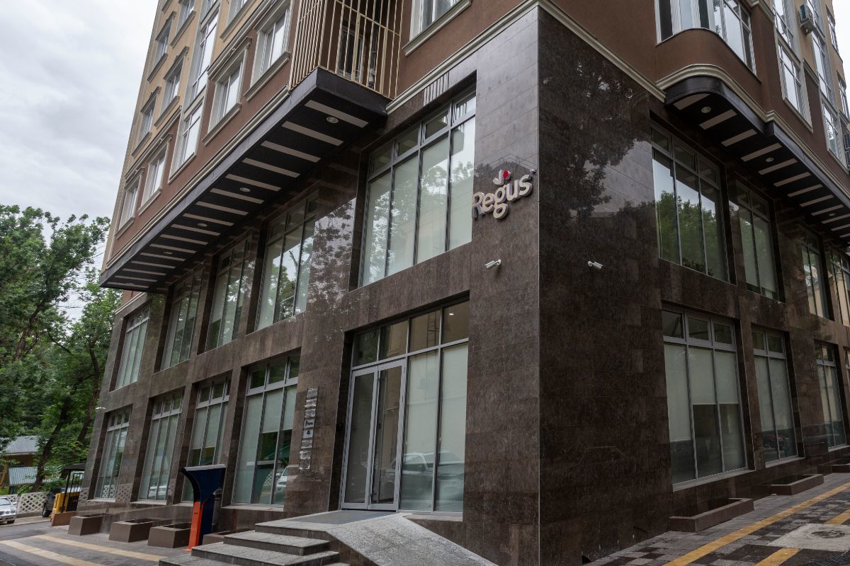 Flexible workspace in Regus Opera & Ballet 