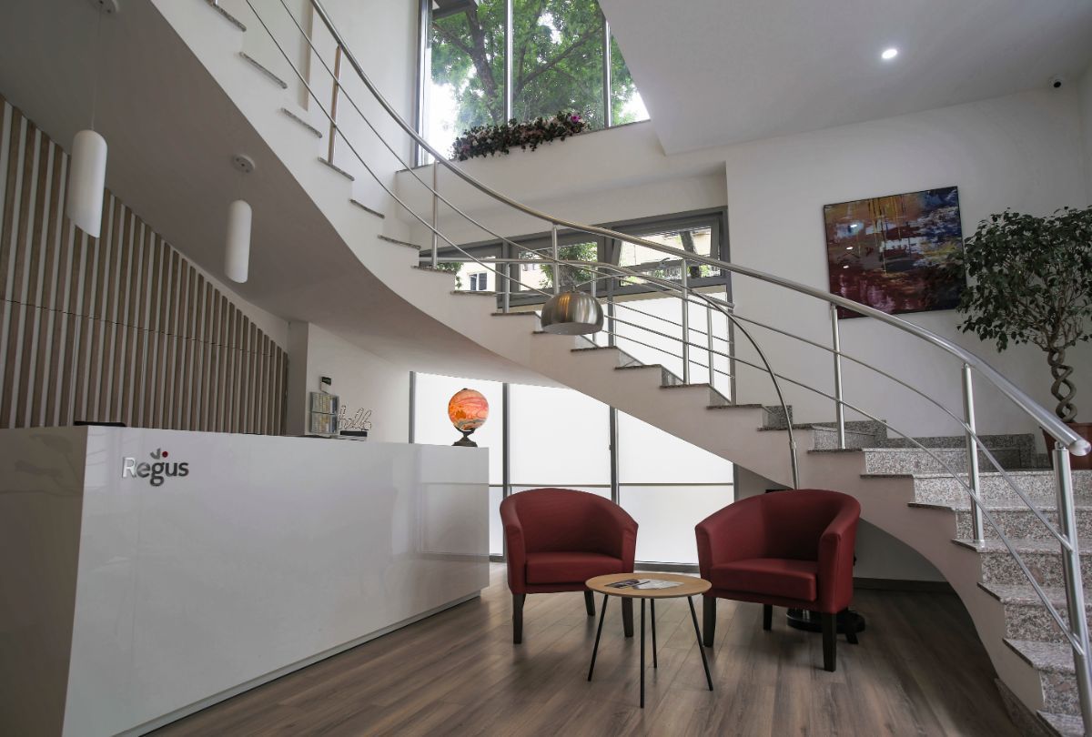 Flexible workspace in Regus Opera & Ballet 