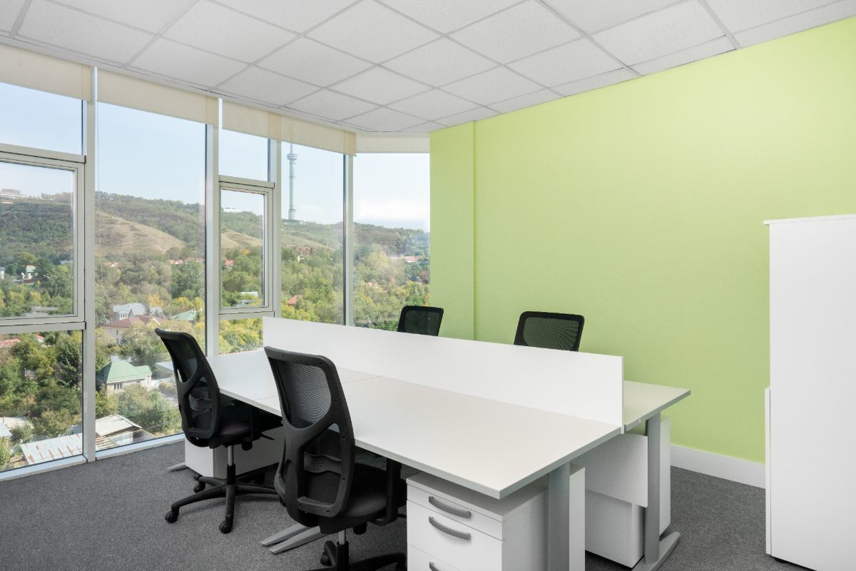 Access inspiring coworking space near you. 