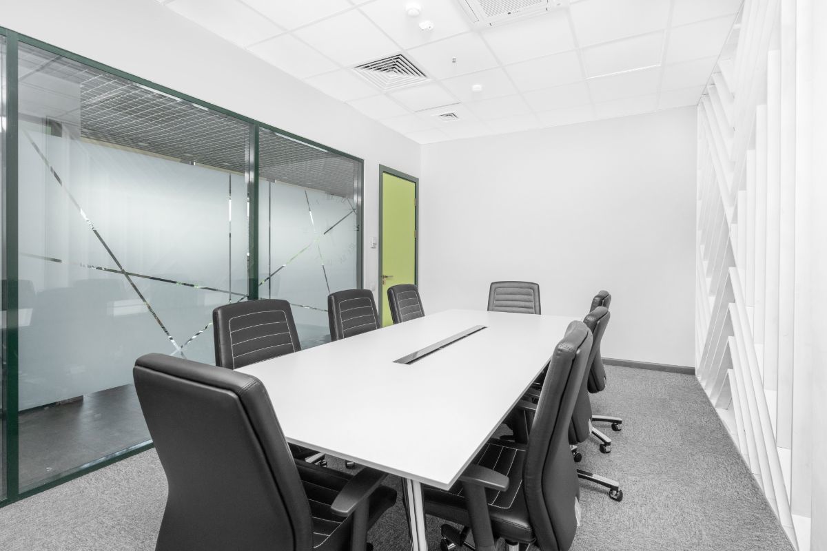 Access inspiring coworking space near you. 