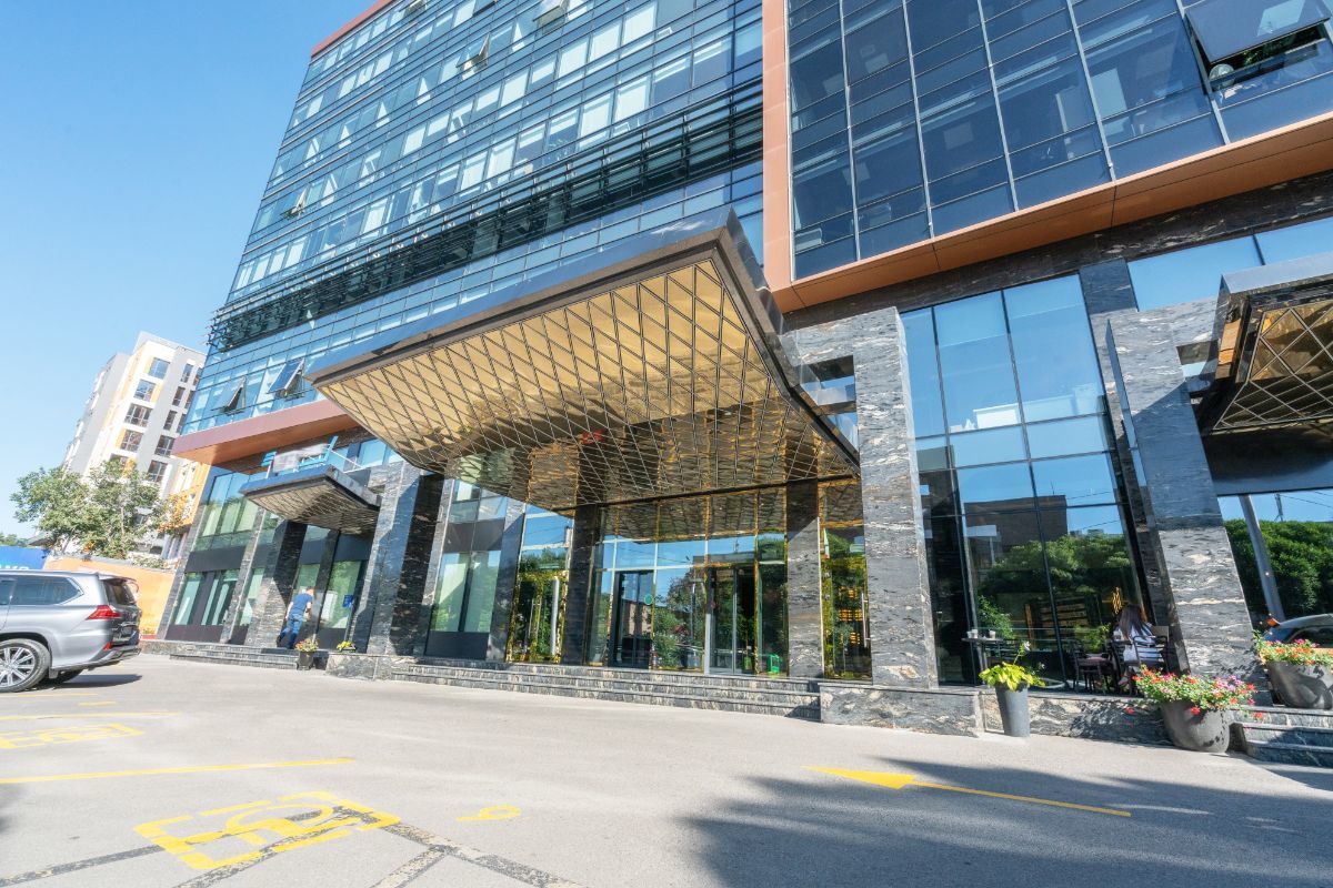 Access inspiring coworking space near you. 