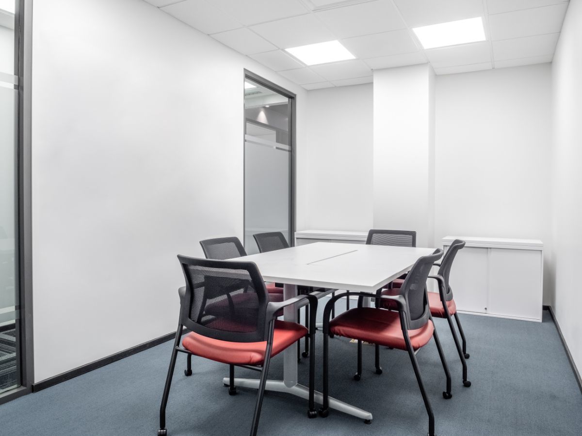 Large office at Regus One Welches