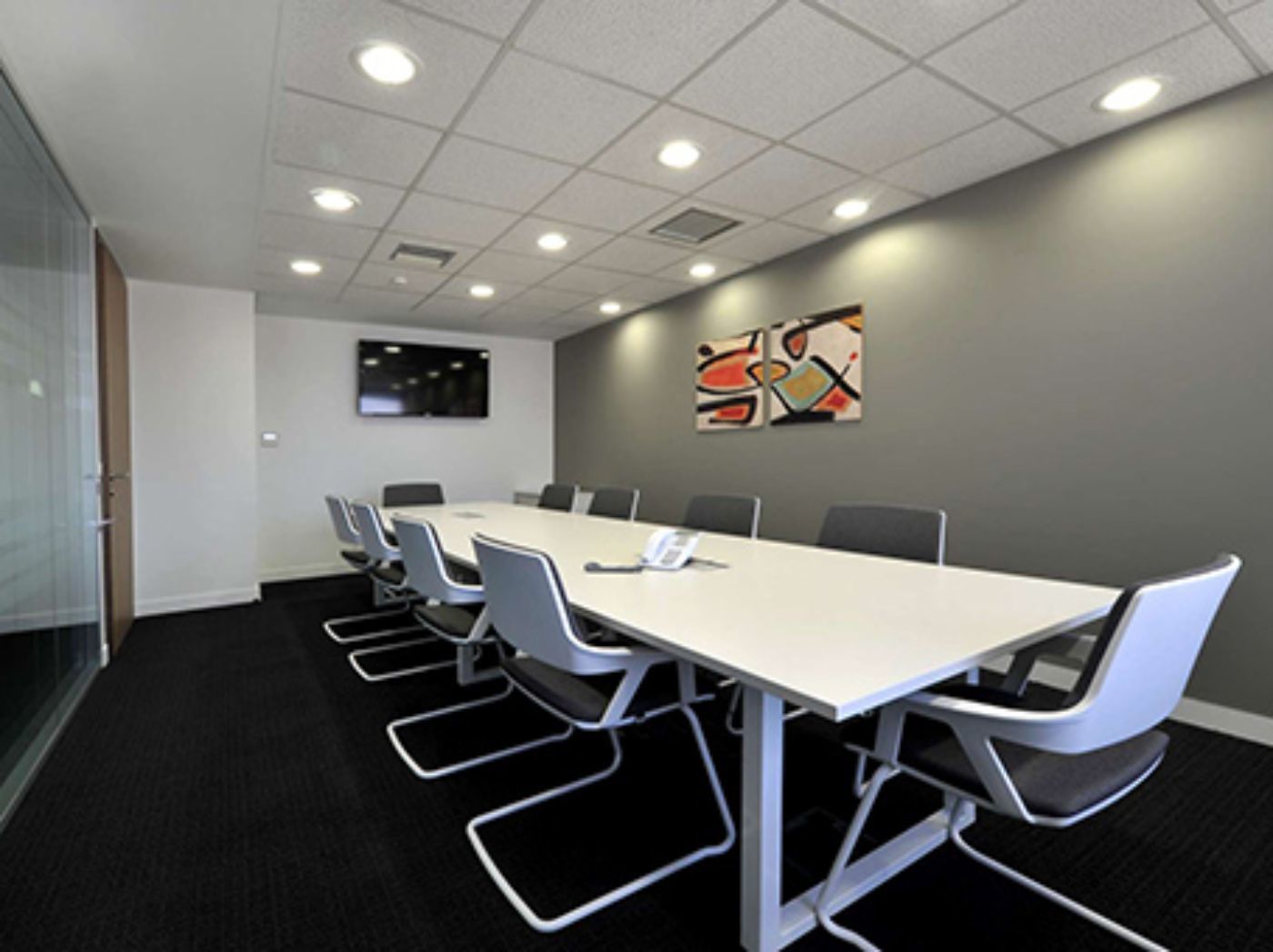 Πρόσβαση σε χώρο γραφείου όπως και όταν τον χρειάζεστε. 