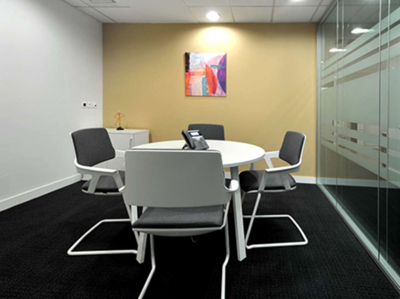 Πρόσβαση σε χώρο γραφείου όπως και όταν τον χρειάζεστε. 