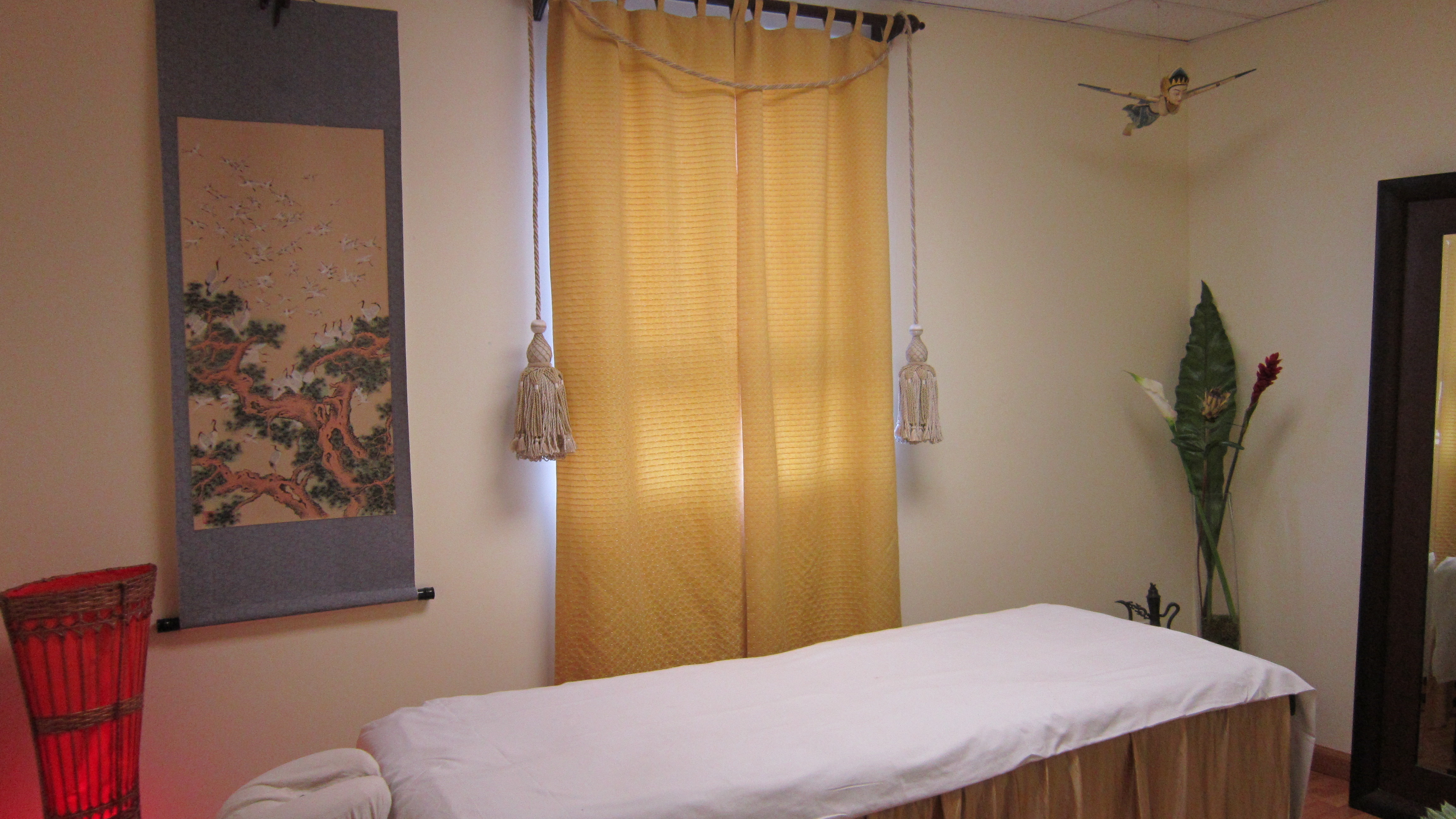 Elegant Therapy Room / Office in a Westside Medical Building