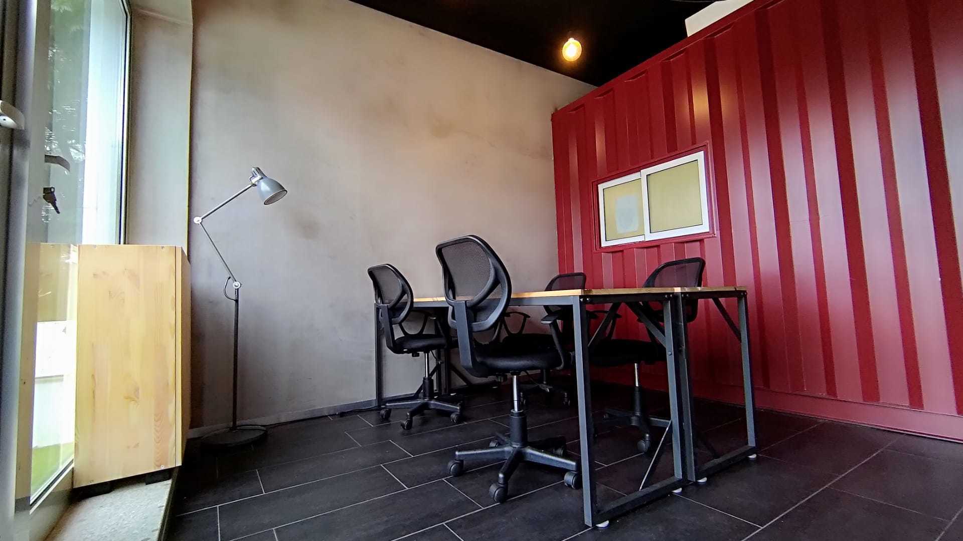 Office for 4 - 6 people
