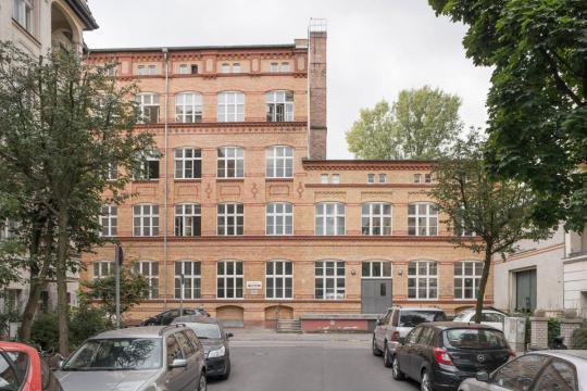 Happy Hunting - Bright and friendly CoWorking in MOOS by Treptower Park Happy Hunting - Bright and friendly CoWorking in MOOS by Treptower Park