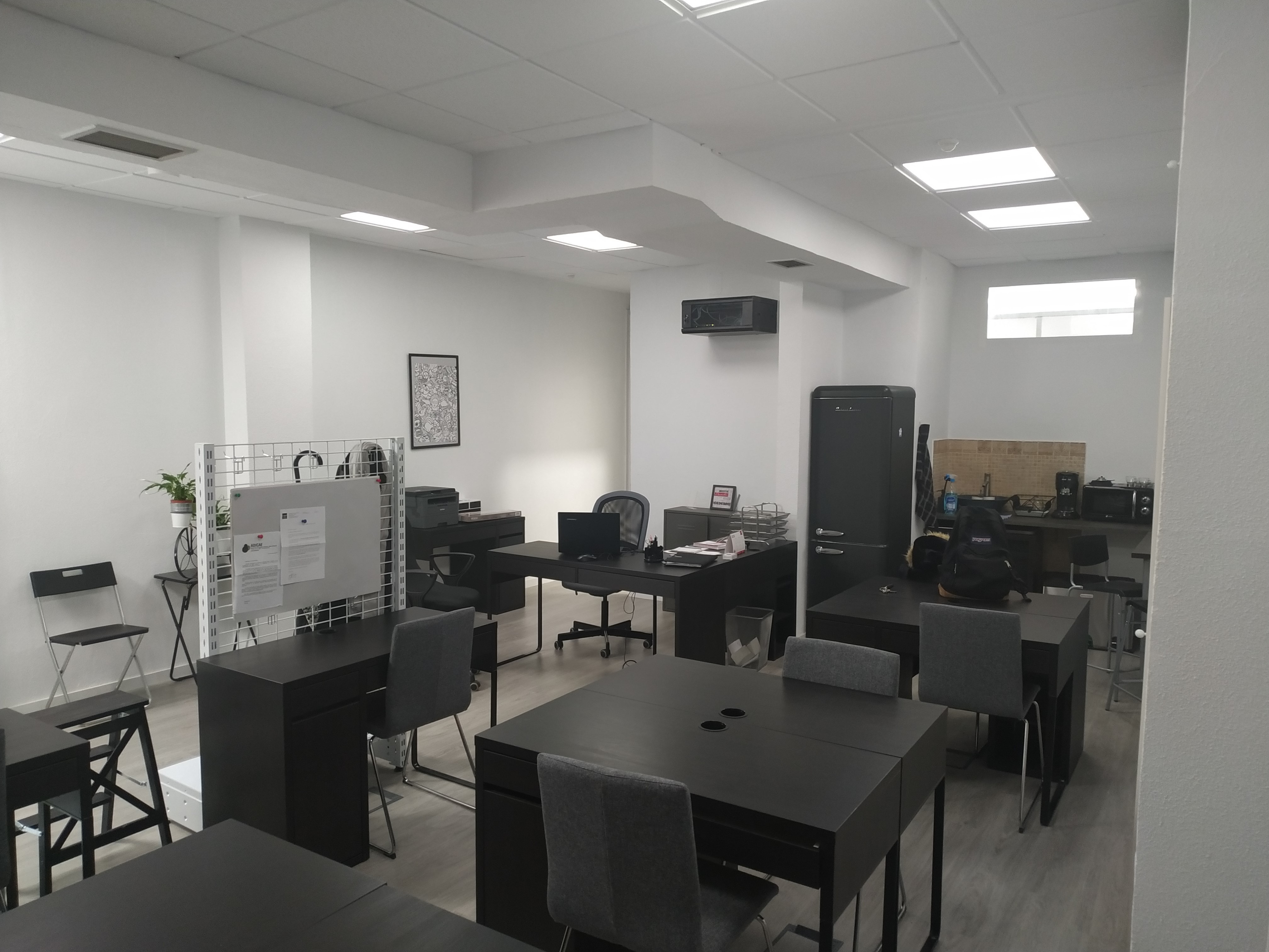 Single desk flexible