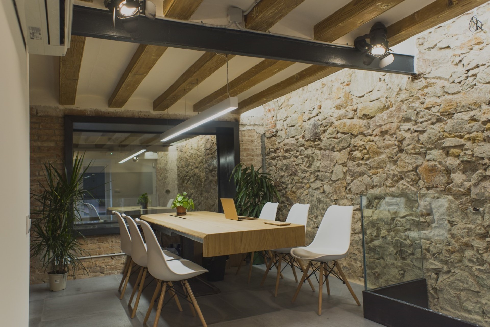 LOFT 153 COWORKING LOFT 153 COWORKING