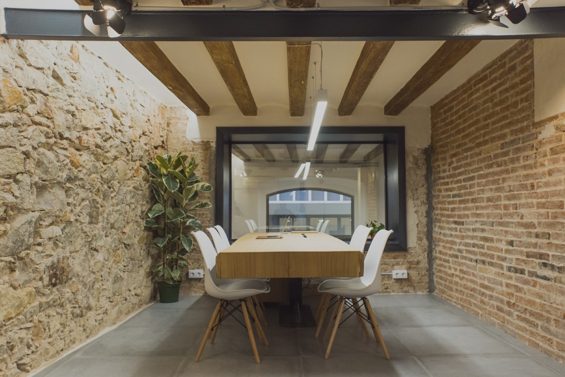 LOFT 153 COWORKING LOFT 153 COWORKING