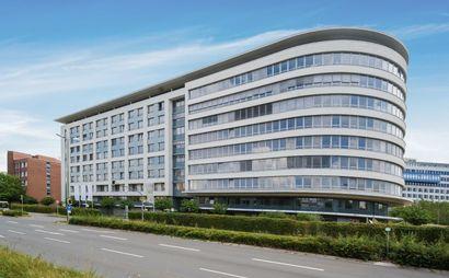 Bezugsfertige Büroräume für ein wachsendes Team von bis zu 15 Personen Bezugsfertige Büroräume für ein wachsendes Team von bis zu 15 Personen