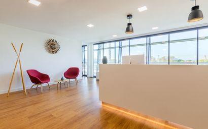 Work your way in einem Privatbüro für drei Personen Work your way in einem Privatbüro für drei Personen