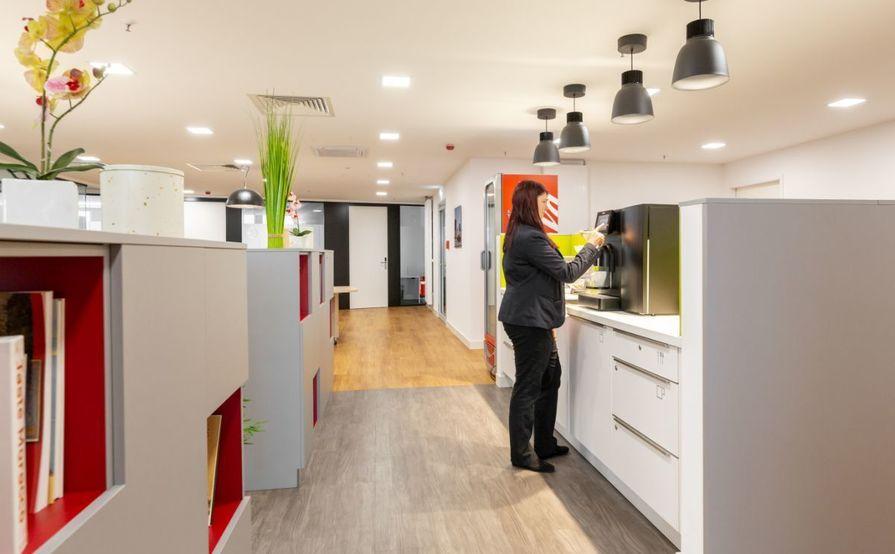 Work your way in einem Privatbüro für drei Personen Work your way in einem Privatbüro für drei Personen