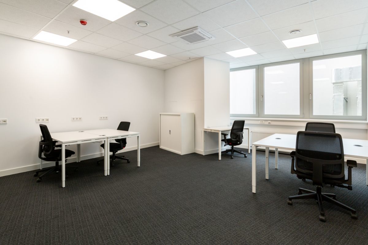 Work your way in einem Privatbüro für fünf Personen Work your way in einem Privatbüro für fünf Personen